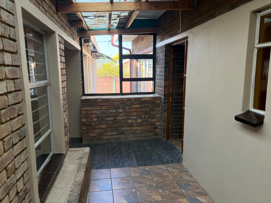 12 Bedroom Property for Sale in Sonland Park Gauteng