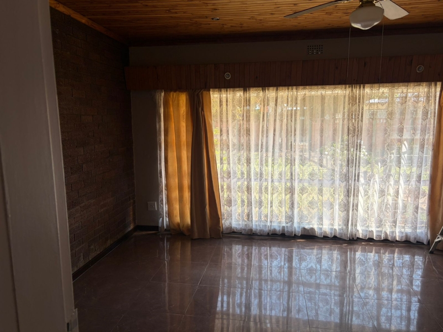 12 Bedroom Property for Sale in Sonland Park Gauteng