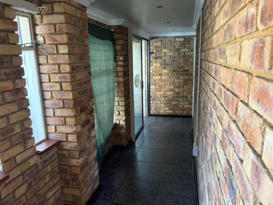 12 Bedroom Property for Sale in Sonland Park Gauteng