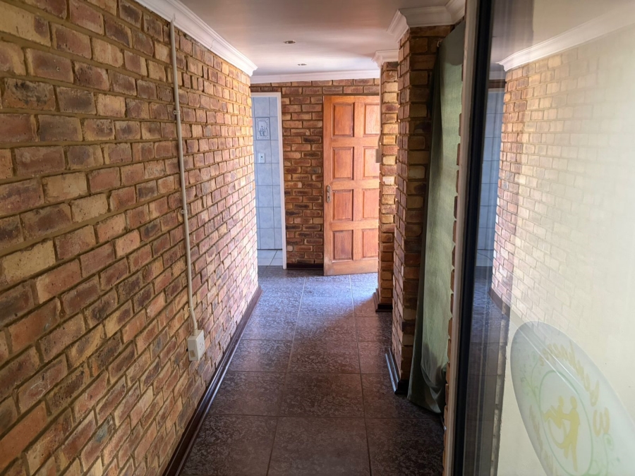 12 Bedroom Property for Sale in Sonland Park Gauteng