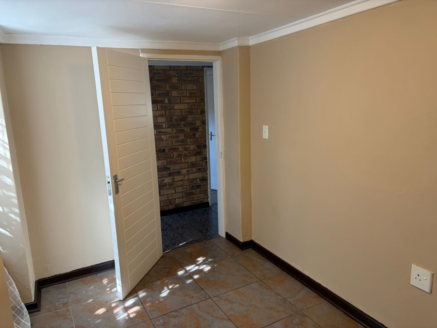 12 Bedroom Property for Sale in Sonland Park Gauteng