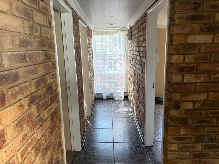 12 Bedroom Property for Sale in Sonland Park Gauteng