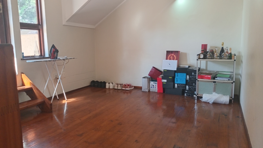 1 Bedroom Property for Sale in Saxonwold Gauteng
