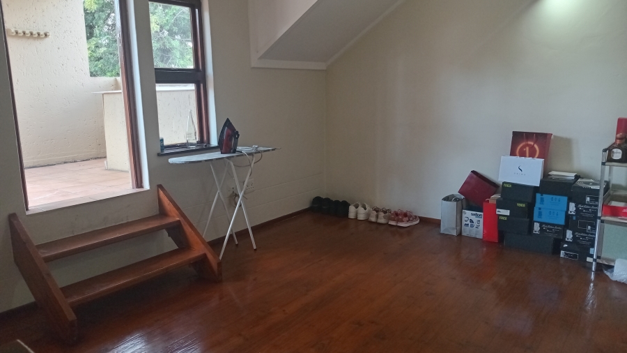 1 Bedroom Property for Sale in Saxonwold Gauteng