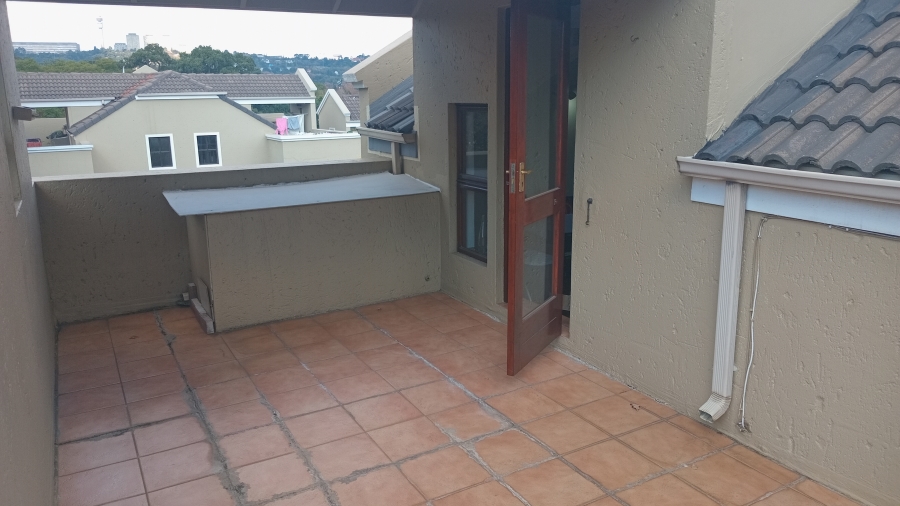 1 Bedroom Property for Sale in Saxonwold Gauteng