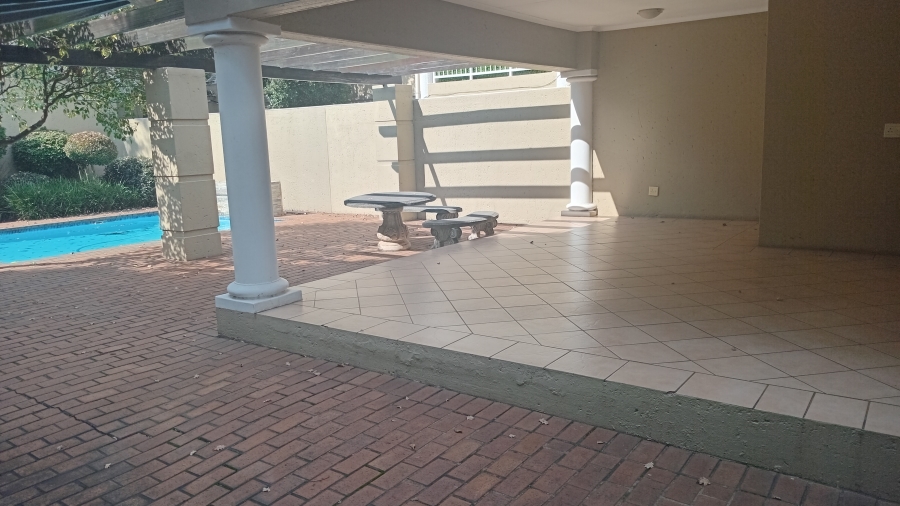 1 Bedroom Property for Sale in Saxonwold Gauteng