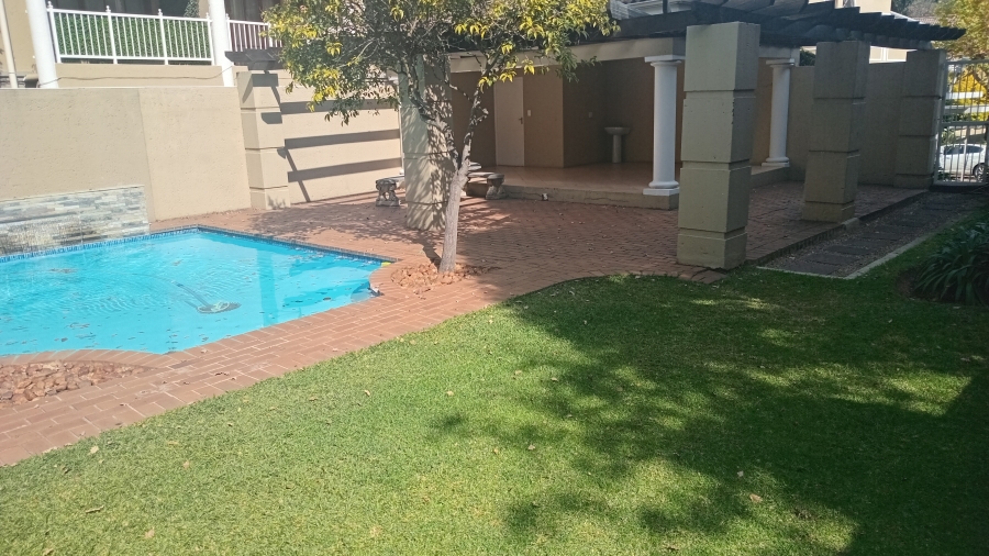 1 Bedroom Property for Sale in Saxonwold Gauteng