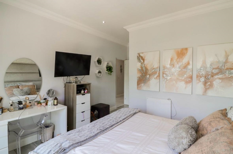 To Let 3 Bedroom Property for Rent in Bryanston Gauteng