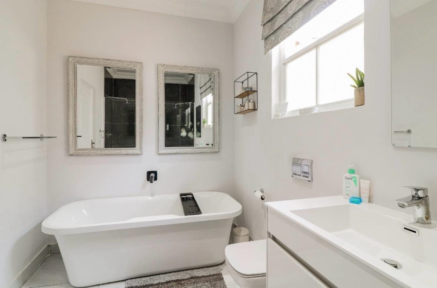 To Let 3 Bedroom Property for Rent in Bryanston Gauteng