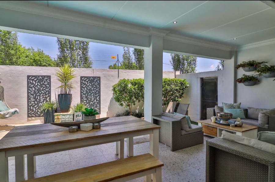 To Let 3 Bedroom Property for Rent in Bryanston Gauteng