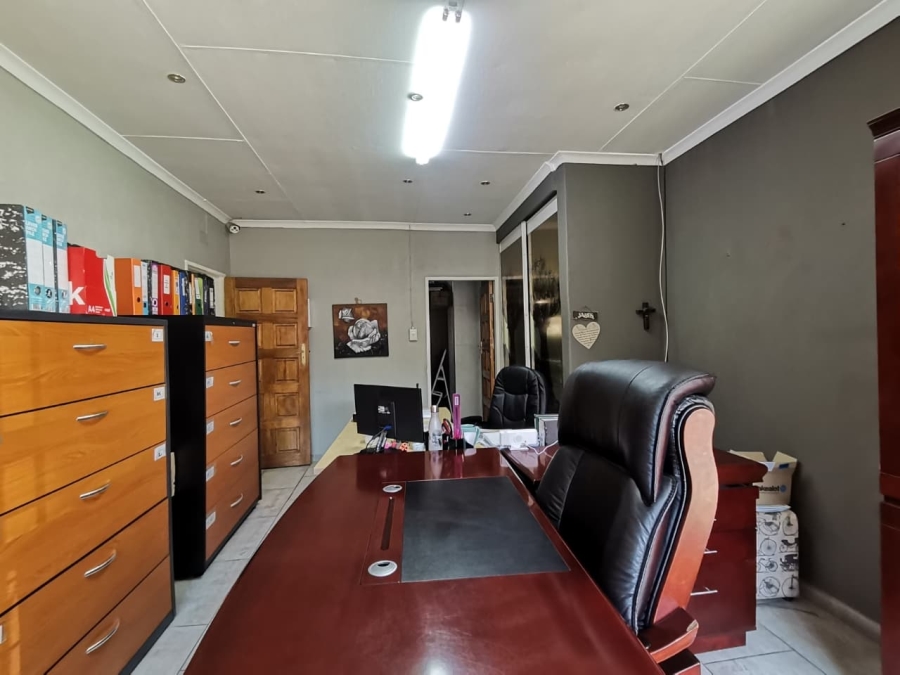 Commercial Property for Sale in Brackenhurst Gauteng