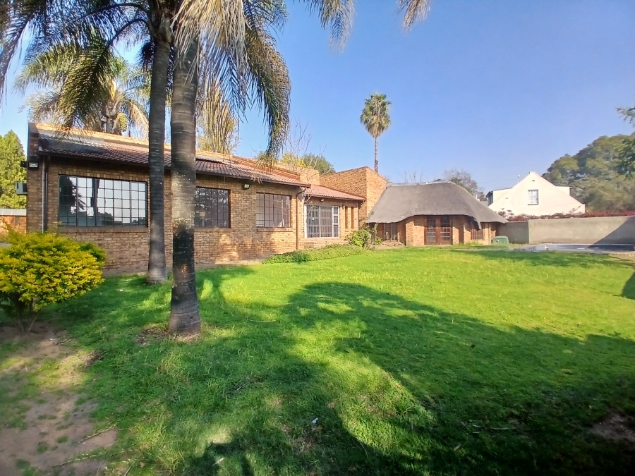 4 Bedroom Property for Sale in Parkhill Gardens Gauteng