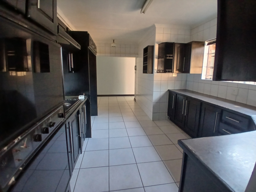 4 Bedroom Property for Sale in Parkhill Gardens Gauteng