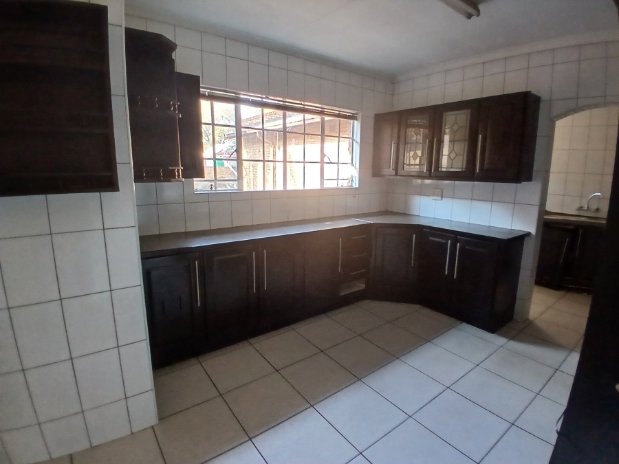 4 Bedroom Property for Sale in Parkhill Gardens Gauteng