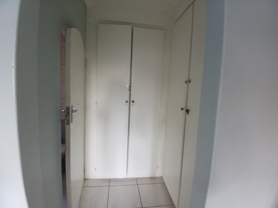 4 Bedroom Property for Sale in Parkhill Gardens Gauteng