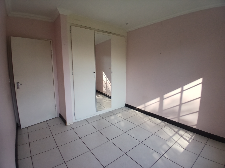 4 Bedroom Property for Sale in Parkhill Gardens Gauteng