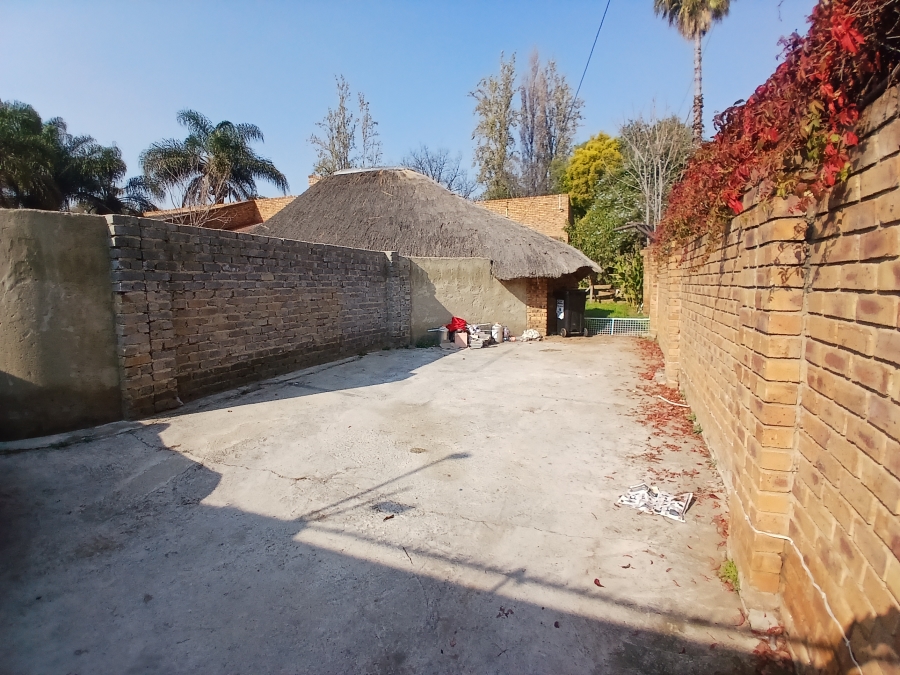 4 Bedroom Property for Sale in Parkhill Gardens Gauteng