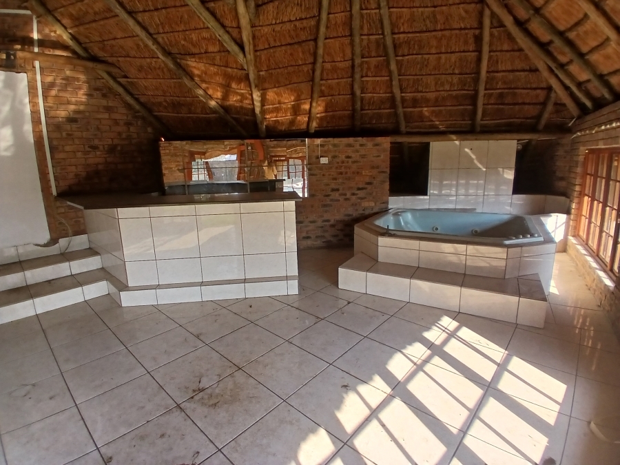 4 Bedroom Property for Sale in Parkhill Gardens Gauteng