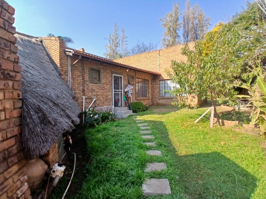 4 Bedroom Property for Sale in Parkhill Gardens Gauteng