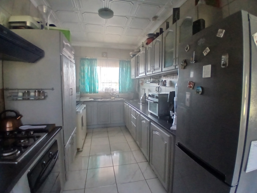 2 Bedroom Property for Sale in Albemarle Gauteng