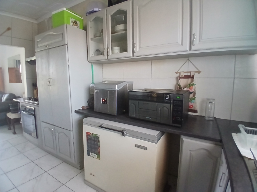 2 Bedroom Property for Sale in Albemarle Gauteng
