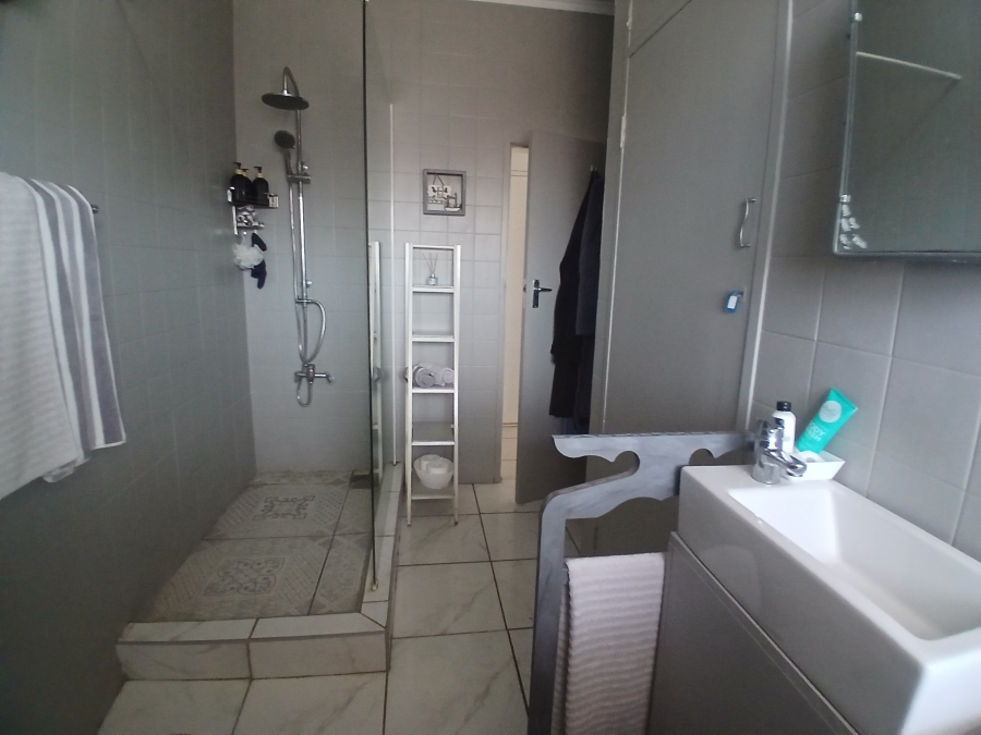 2 Bedroom Property for Sale in Albemarle Gauteng