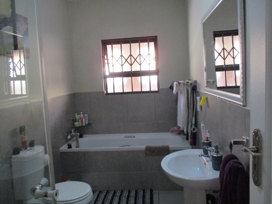 2 Bedroom Property for Sale in Florida Gauteng