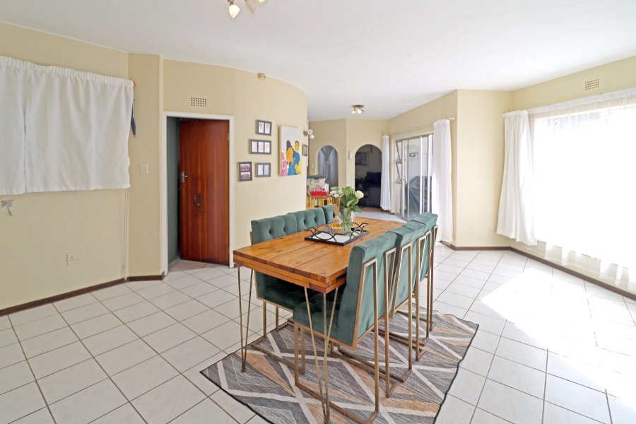 3 Bedroom Property for Sale in Corlett Gardens Gauteng