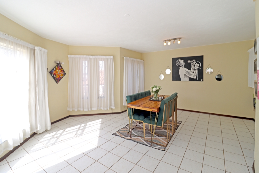 3 Bedroom Property for Sale in Corlett Gardens Gauteng