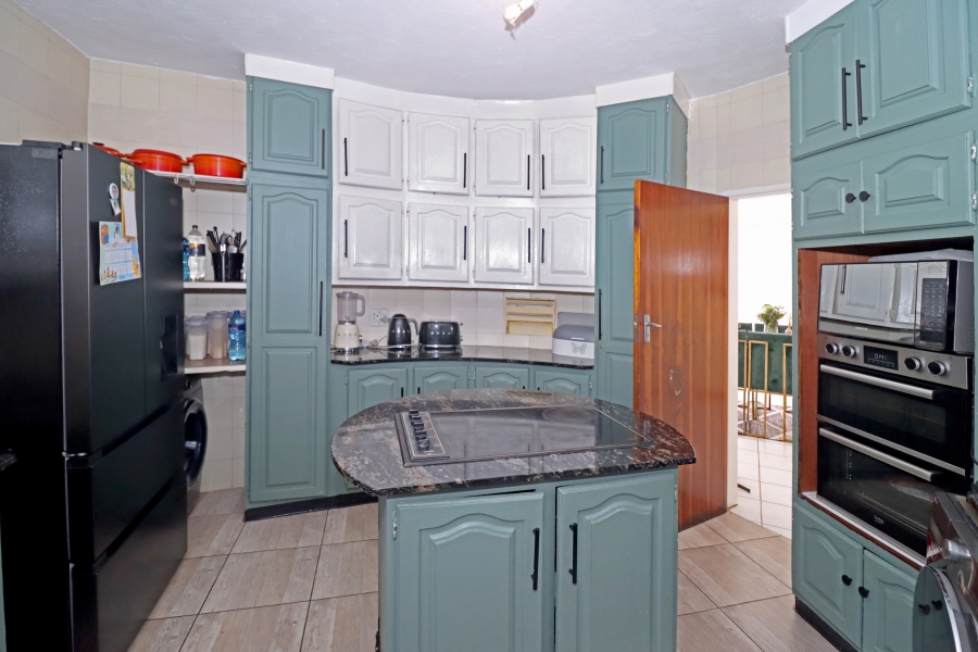 3 Bedroom Property for Sale in Corlett Gardens Gauteng