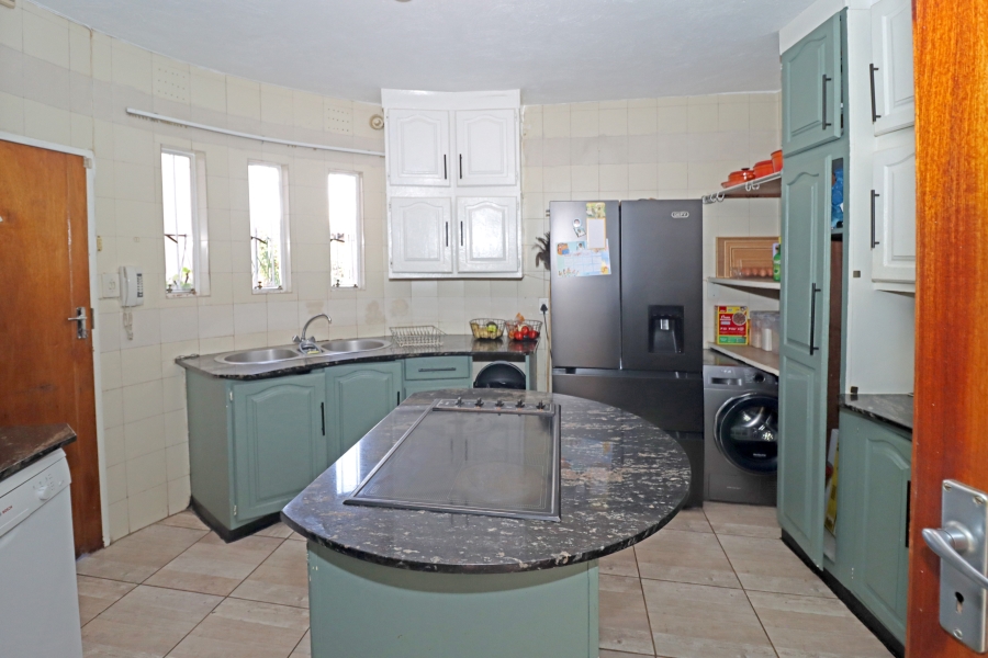 3 Bedroom Property for Sale in Corlett Gardens Gauteng