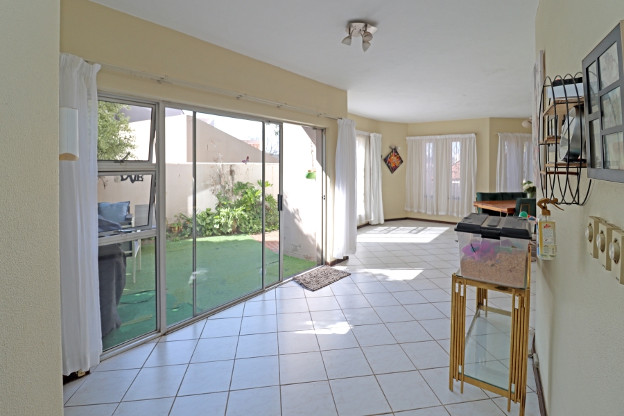 3 Bedroom Property for Sale in Corlett Gardens Gauteng