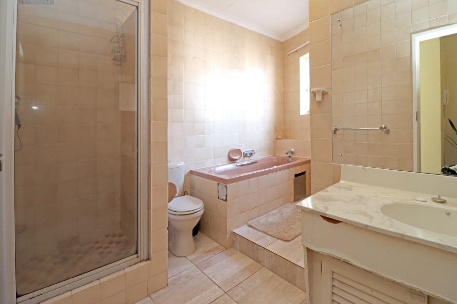 3 Bedroom Property for Sale in Corlett Gardens Gauteng