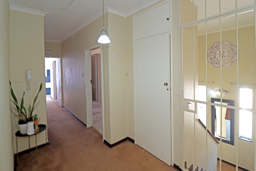 3 Bedroom Property for Sale in Corlett Gardens Gauteng