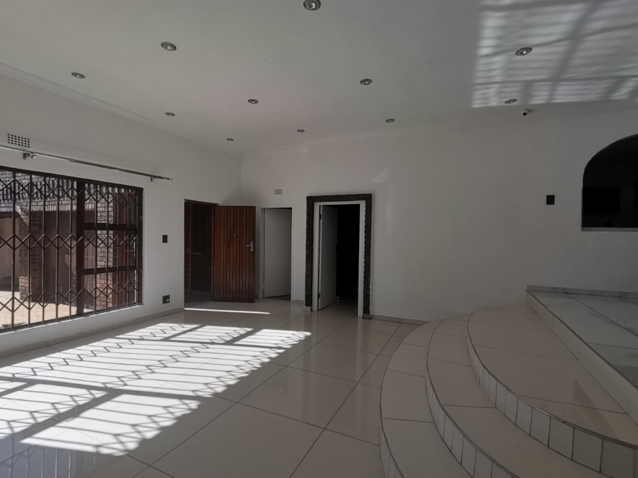 4 Bedroom Property for Sale in Bassonia Gauteng