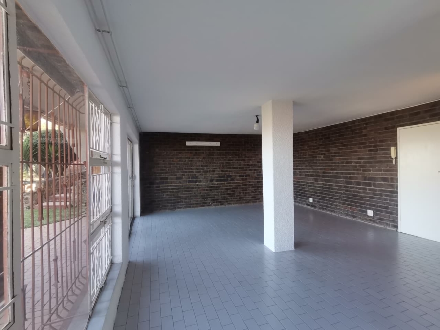 4 Bedroom Property for Sale in Bassonia Gauteng