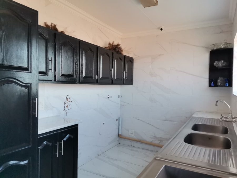 4 Bedroom Property for Sale in Bassonia Gauteng