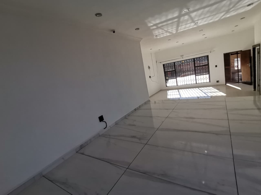 4 Bedroom Property for Sale in Bassonia Gauteng