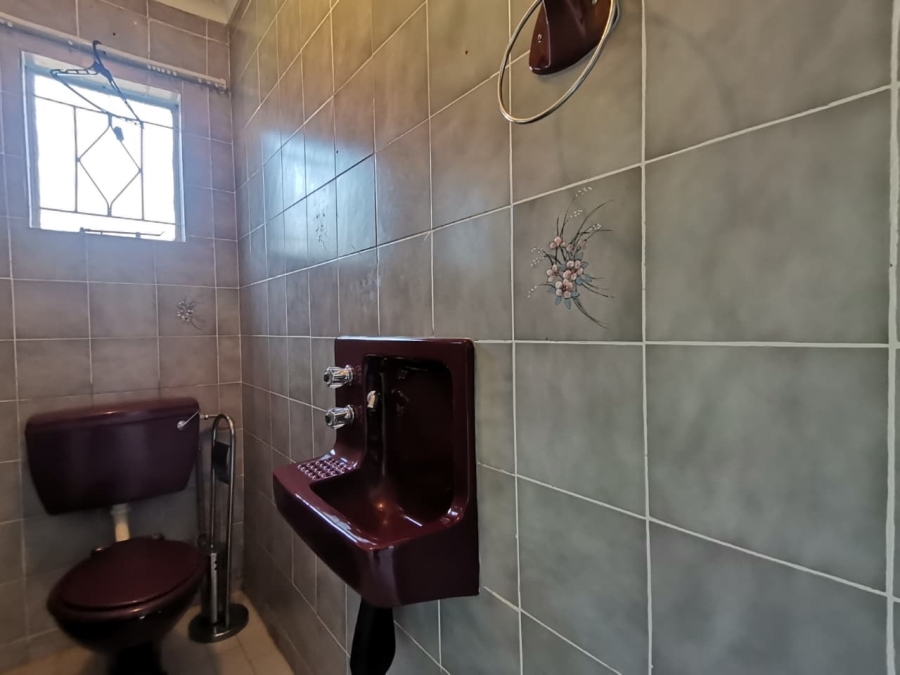 4 Bedroom Property for Sale in Bassonia Gauteng