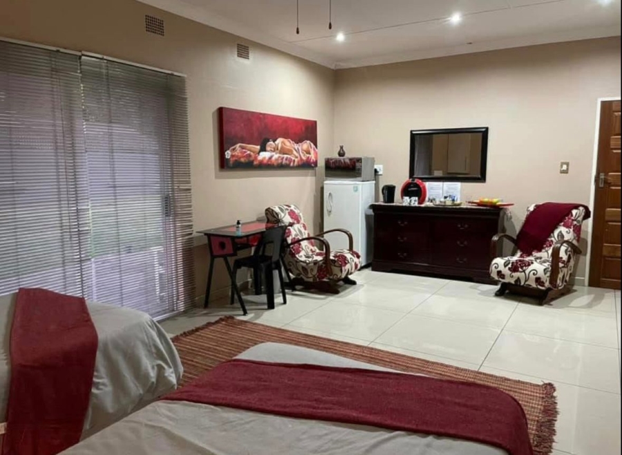 6 Bedroom Property for Sale in Three Rivers Proper Gauteng