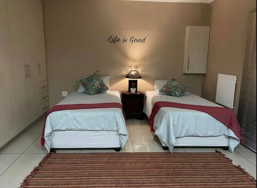 6 Bedroom Property for Sale in Three Rivers Proper Gauteng