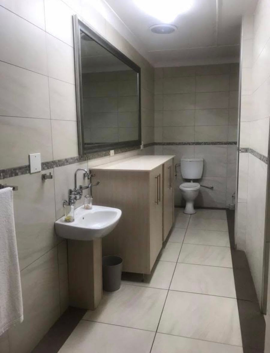 6 Bedroom Property for Sale in Three Rivers Proper Gauteng