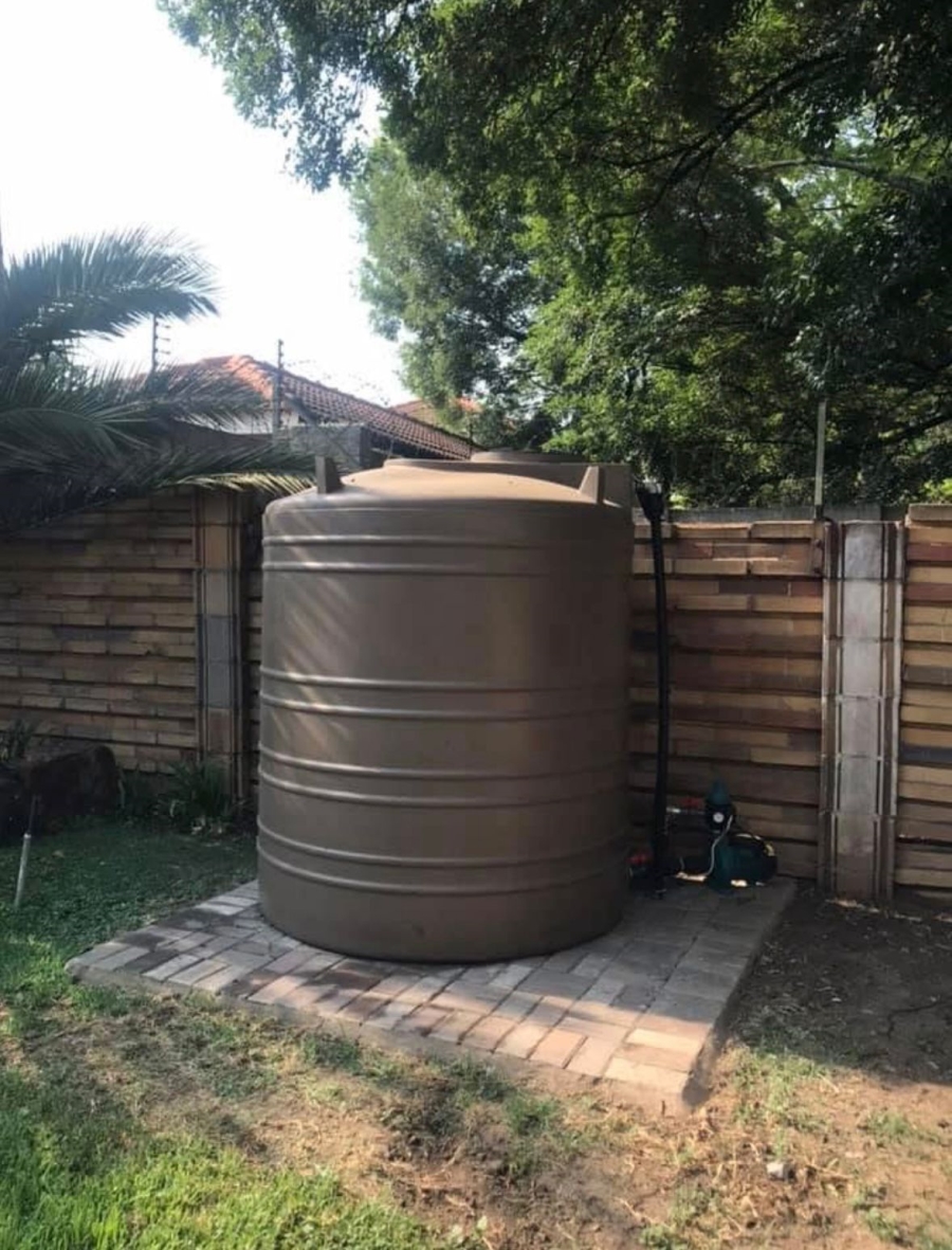 6 Bedroom Property for Sale in Three Rivers Proper Gauteng