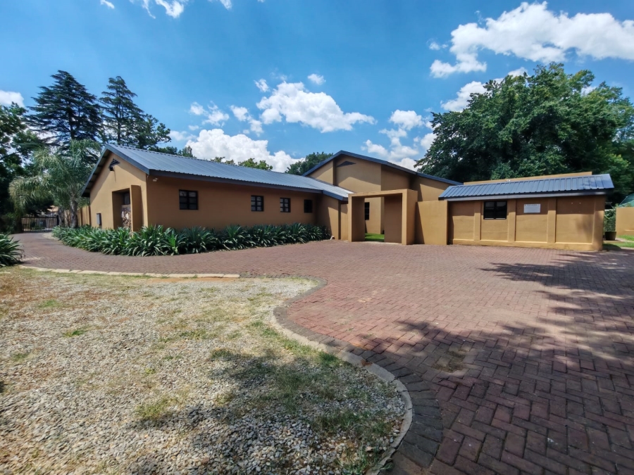 4 Bedroom Property for Sale in Three Rivers Proper Gauteng