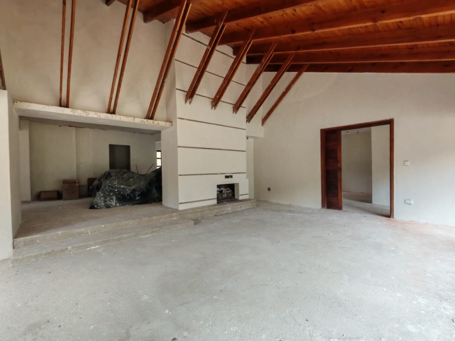 4 Bedroom Property for Sale in Three Rivers Proper Gauteng