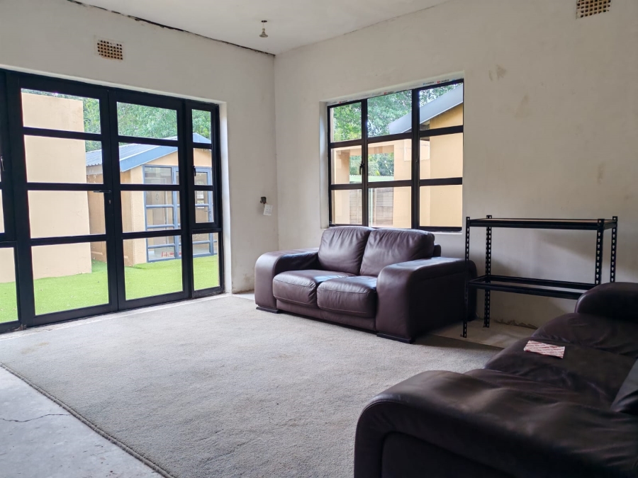4 Bedroom Property for Sale in Three Rivers Proper Gauteng