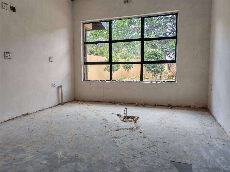 4 Bedroom Property for Sale in Three Rivers Proper Gauteng