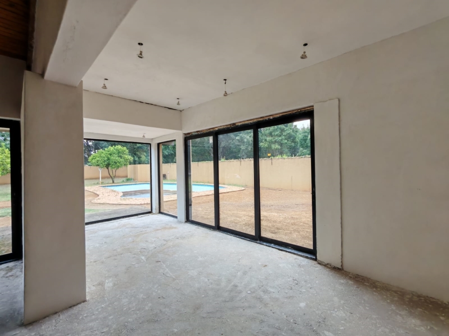 4 Bedroom Property for Sale in Three Rivers Proper Gauteng