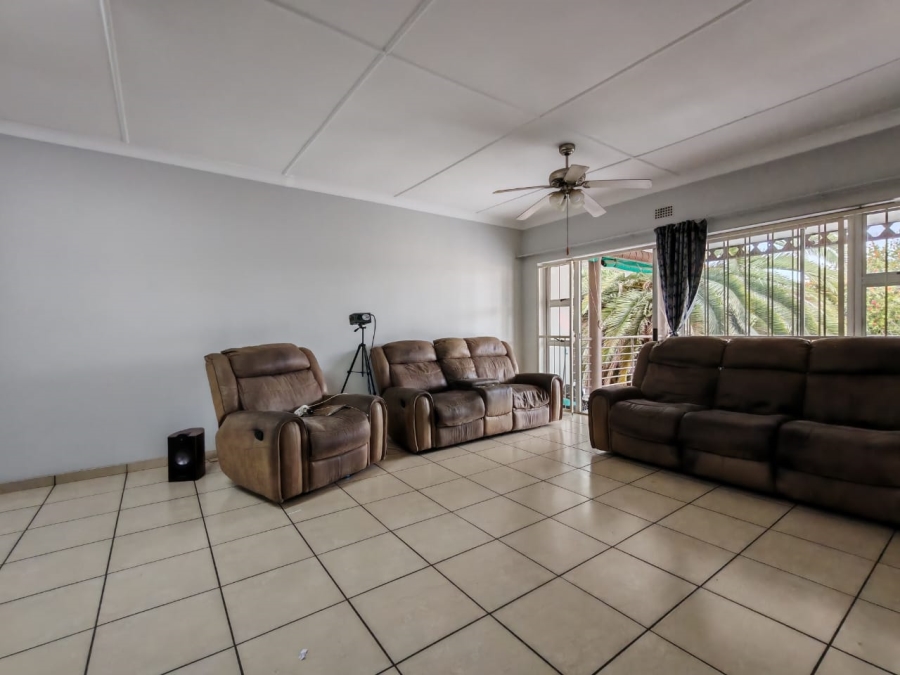 2 Bedroom Property for Sale in Three Rivers Gauteng