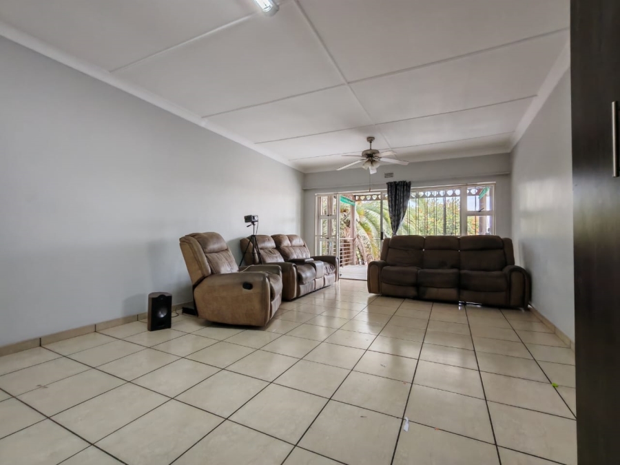 2 Bedroom Property for Sale in Three Rivers Gauteng